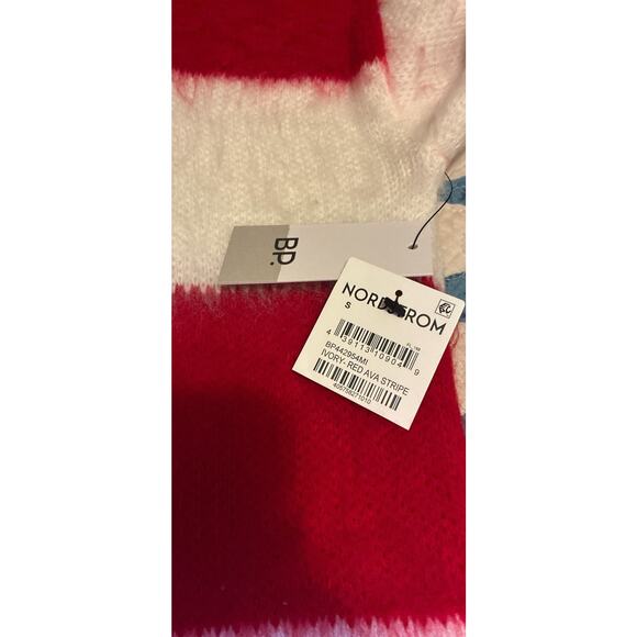 NWT Woman BP STRIPED OVERSIZED BRUSHED SWEATER Size S Fuzzy Long Slve White Red - Picture 7 of 10